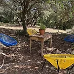 De Lou Pape Tatil Evi